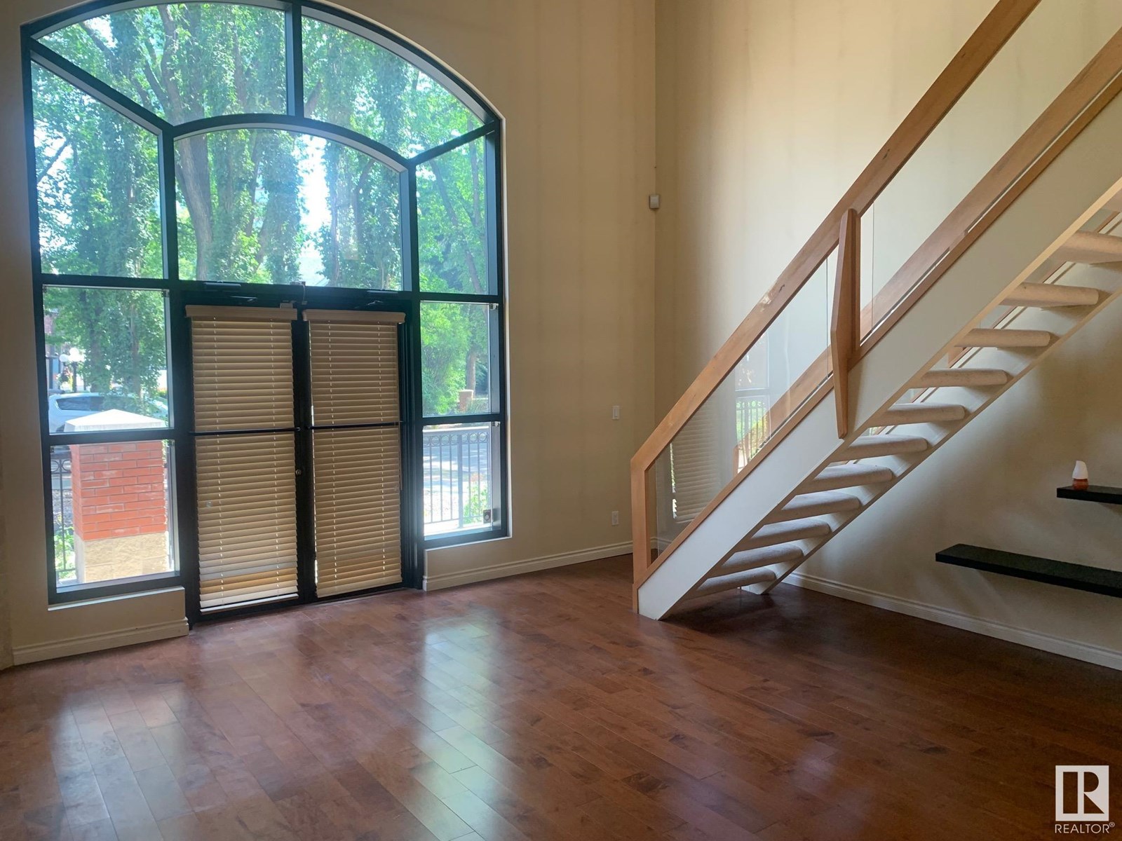 #105 10108 125 ST NW