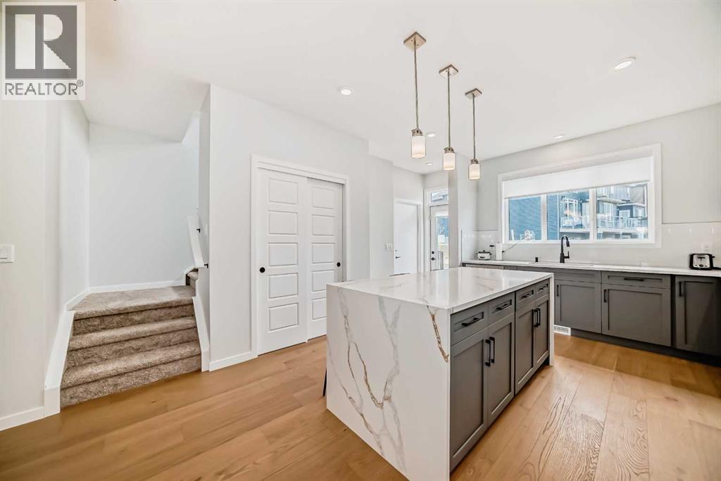 153 Edith Way NW