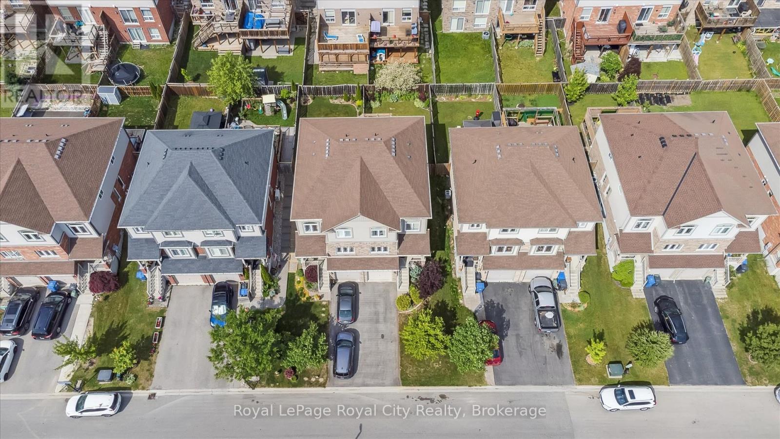 31 OAKES CRESCENT