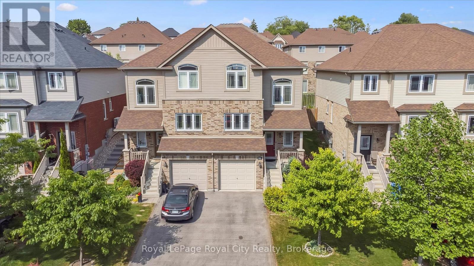31 OAKES CRESCENT