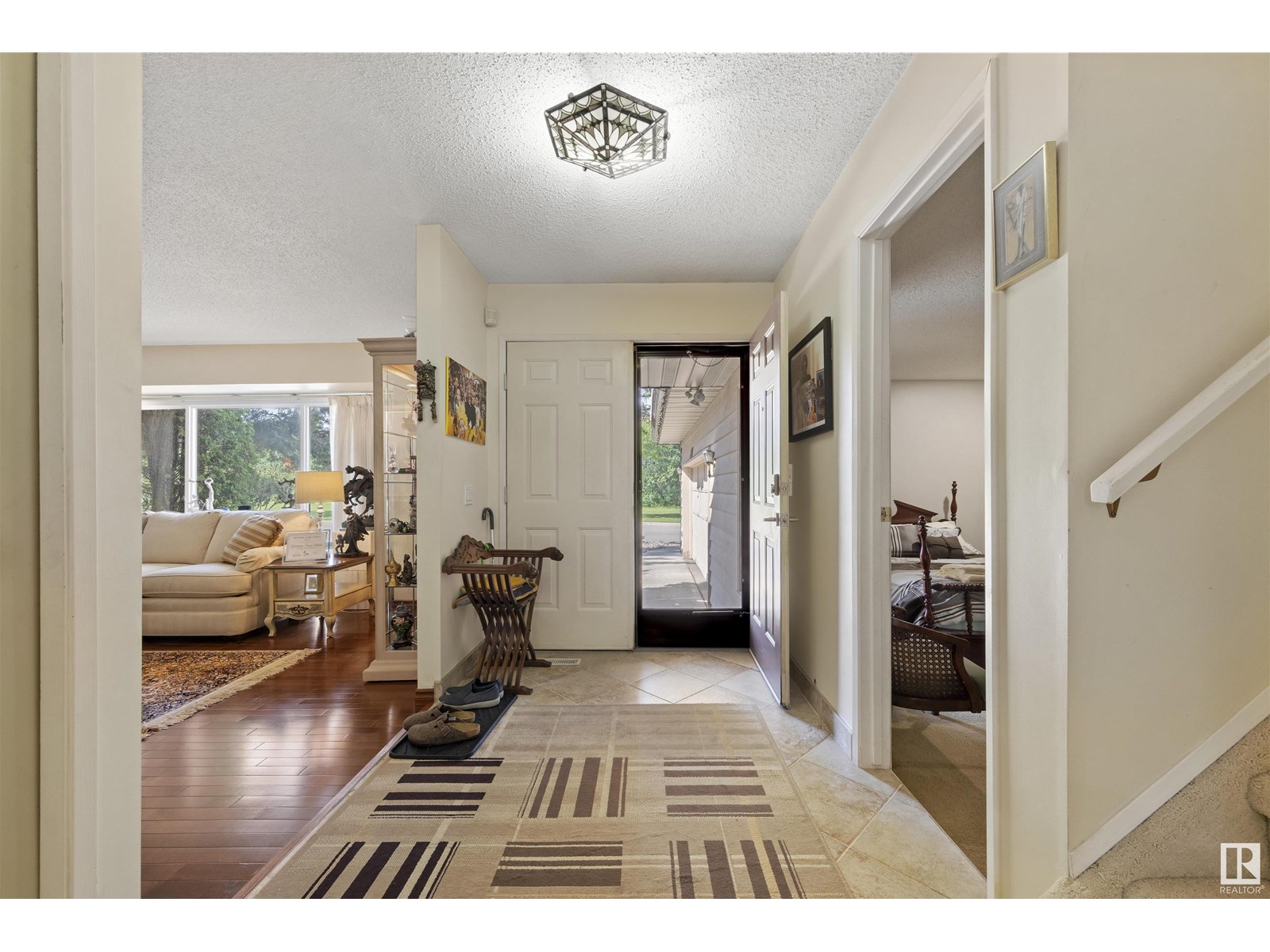2811 125 ST NW