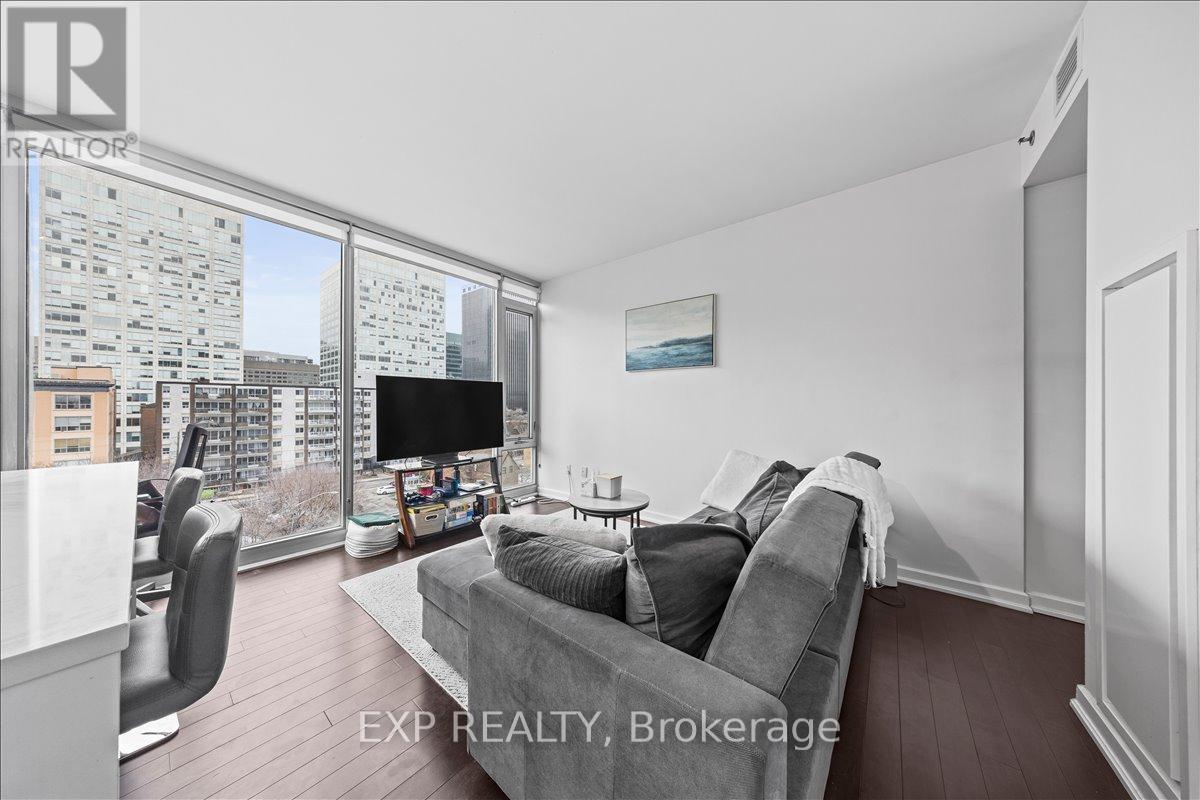 611 - 300 LISGAR STREET