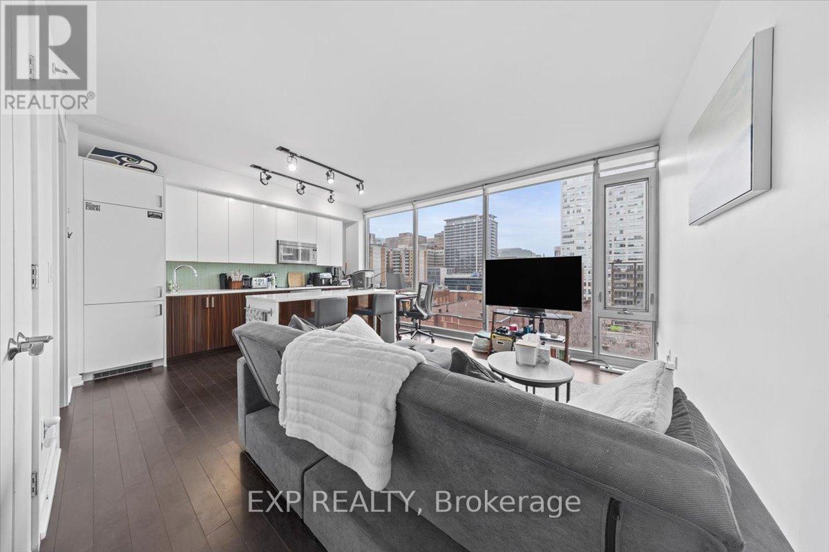 611 - 300 LISGAR STREET