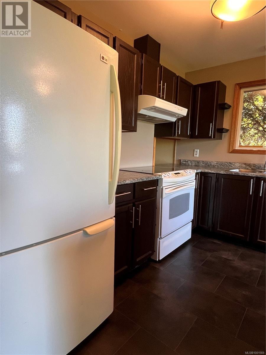 2524 Sooke Rd