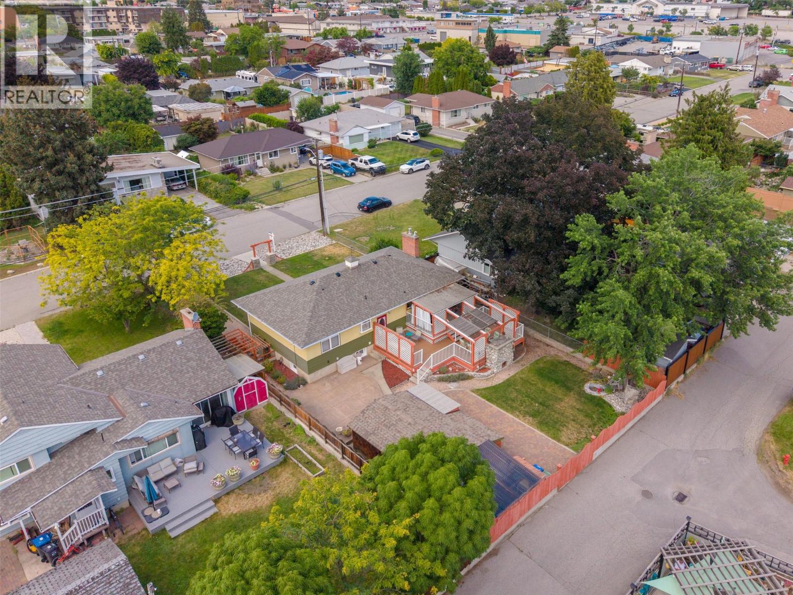 76 Huth Avenue