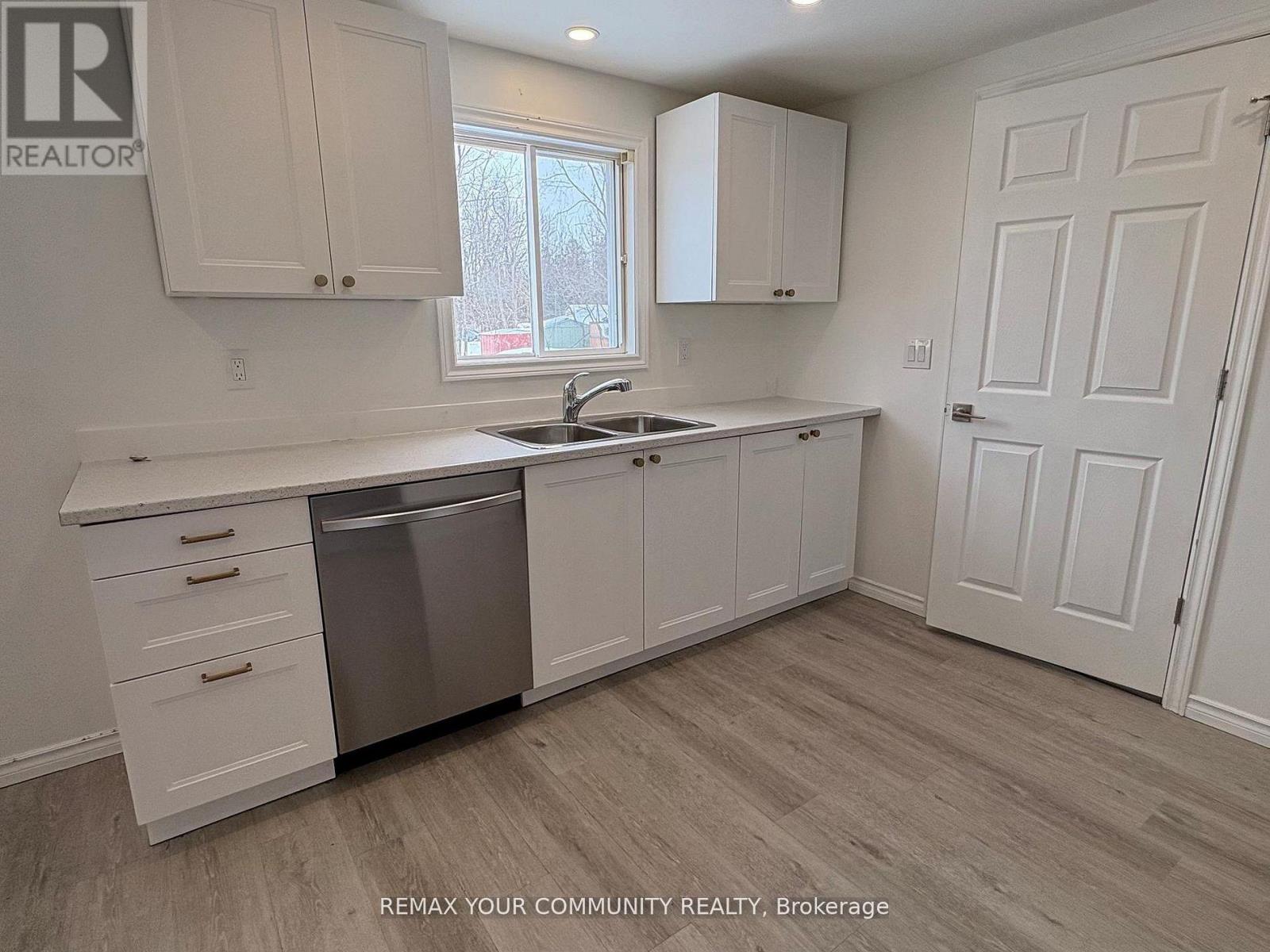 MAIN FLOOR - 22 CLIFTON STREET