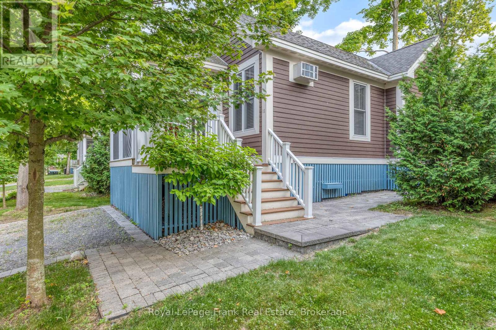 178 - 11 FARM VIEW LANE