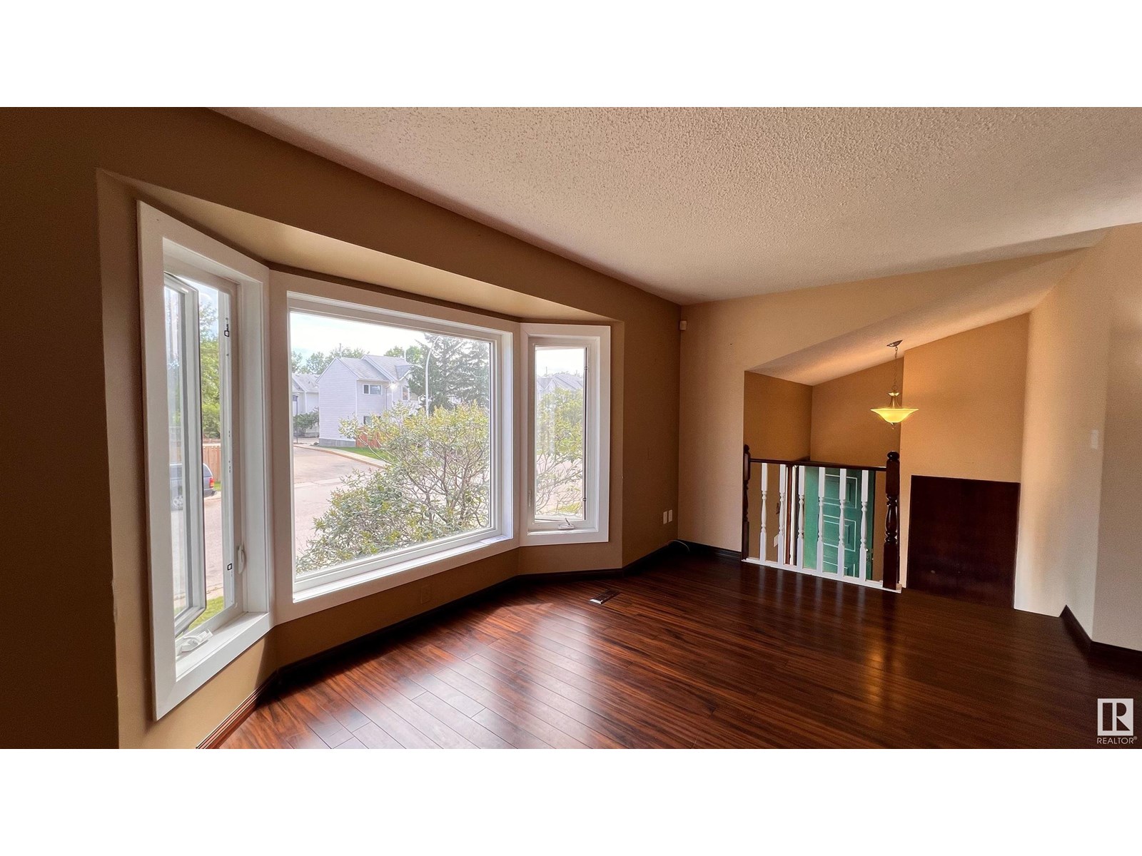 17324 92 AV NW NW