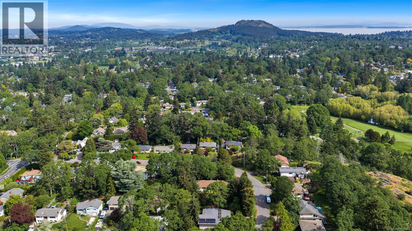 3564 James Hts