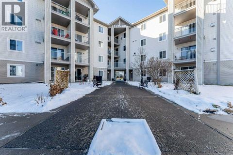 102, 1717 60 Street SE Calgary AB T2A7Y7