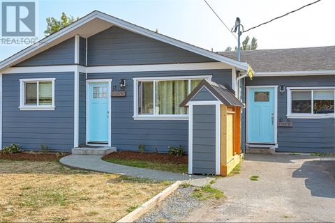 2189A &2189B Amelia Ave Sidney BC V8L2H5