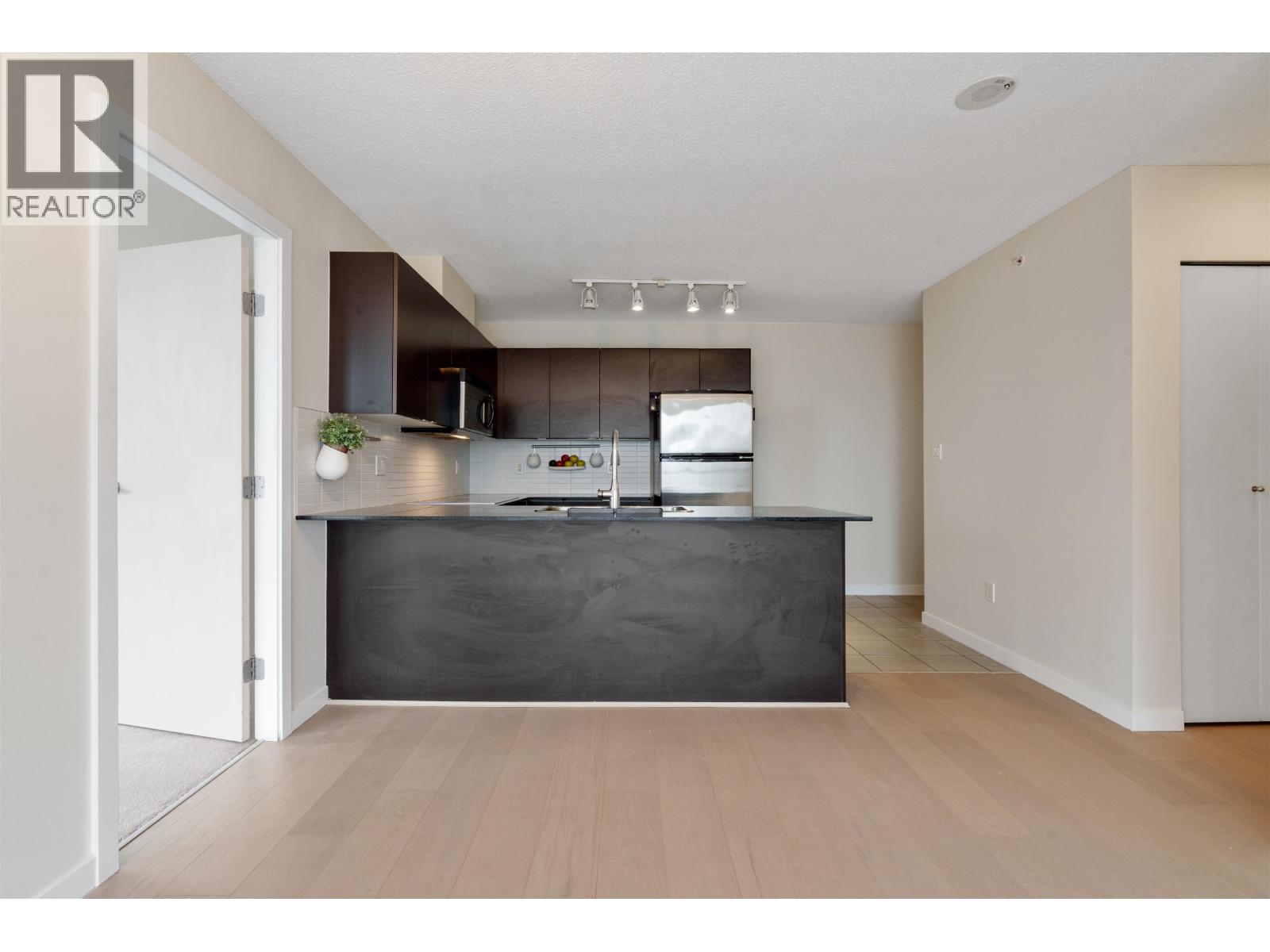 1706 4118 DAWSON STREET