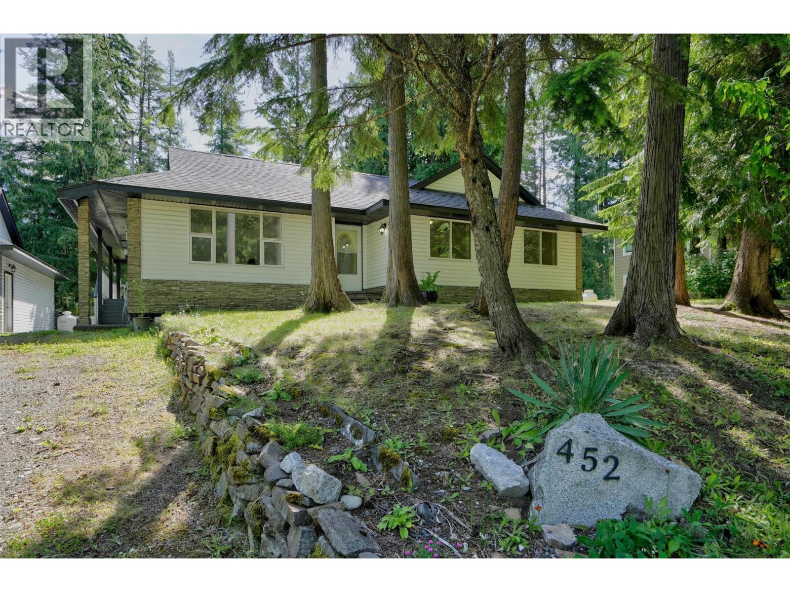 452 Balfour Crescent