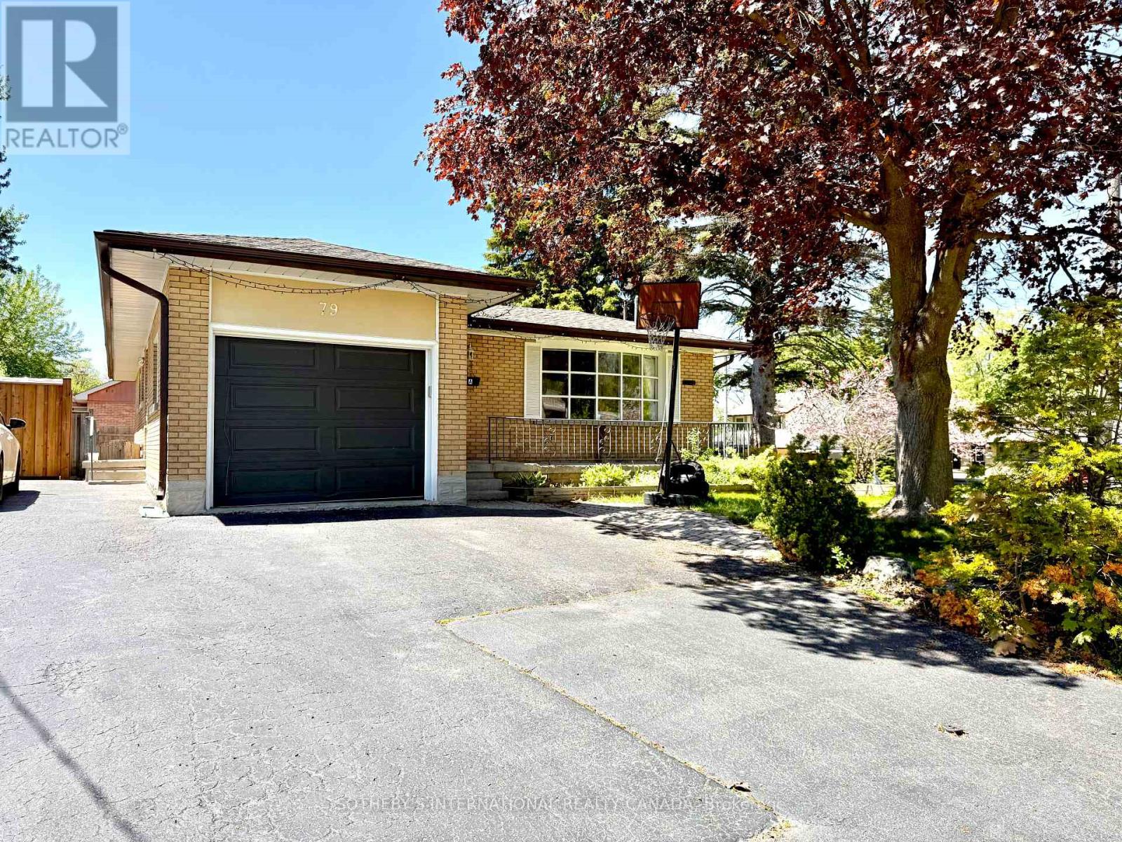 79 ELLIS CRESCENT S