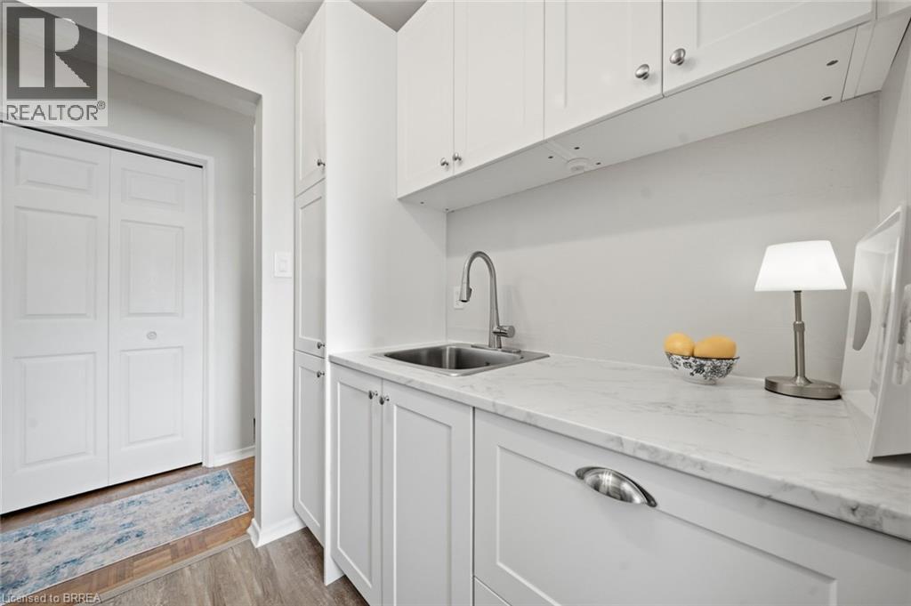 87 ST GEORGE Street Unit# 304