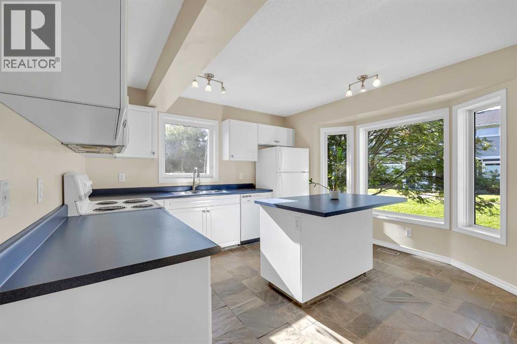 362 Regal Park NE
