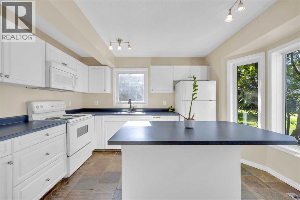 362 Regal Park NE