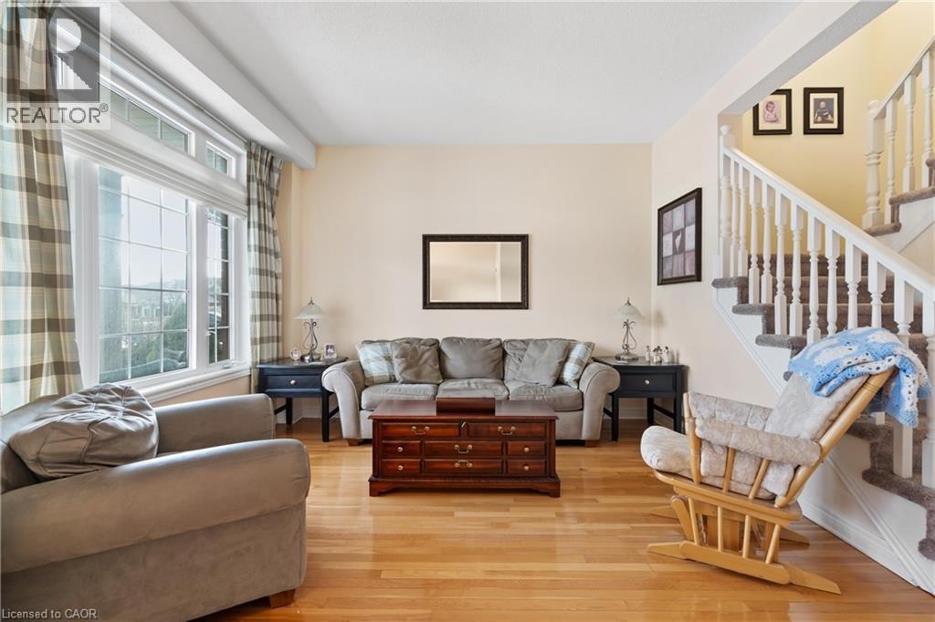 7 HONEY LOCUST Circle