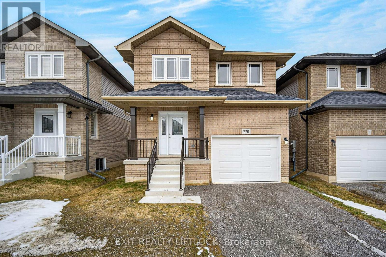 Photo 1 of 47 — 220 O'NEIL STREET, Peterborough (Monaghan Ward 2), ON K9K0H5