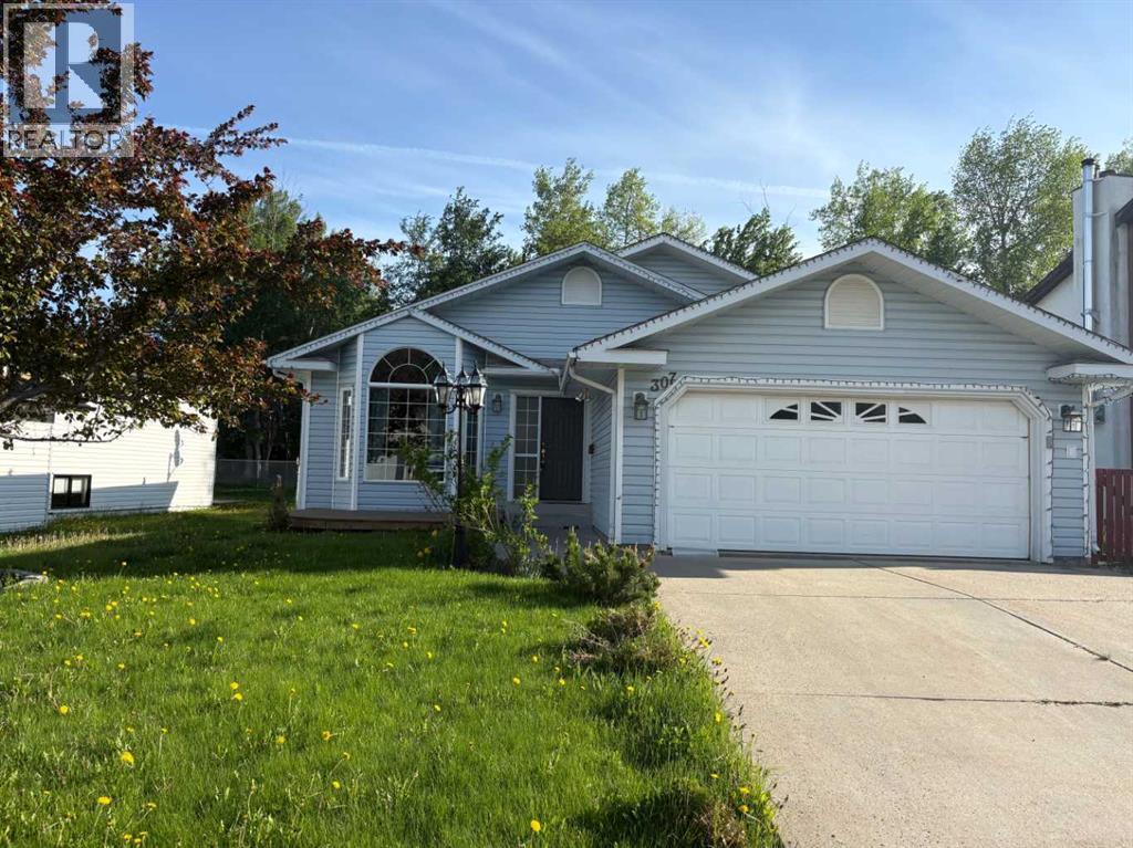 Photo 1 of 35 — 307 8 Avenue, Fox Creek, AB T0H1P0