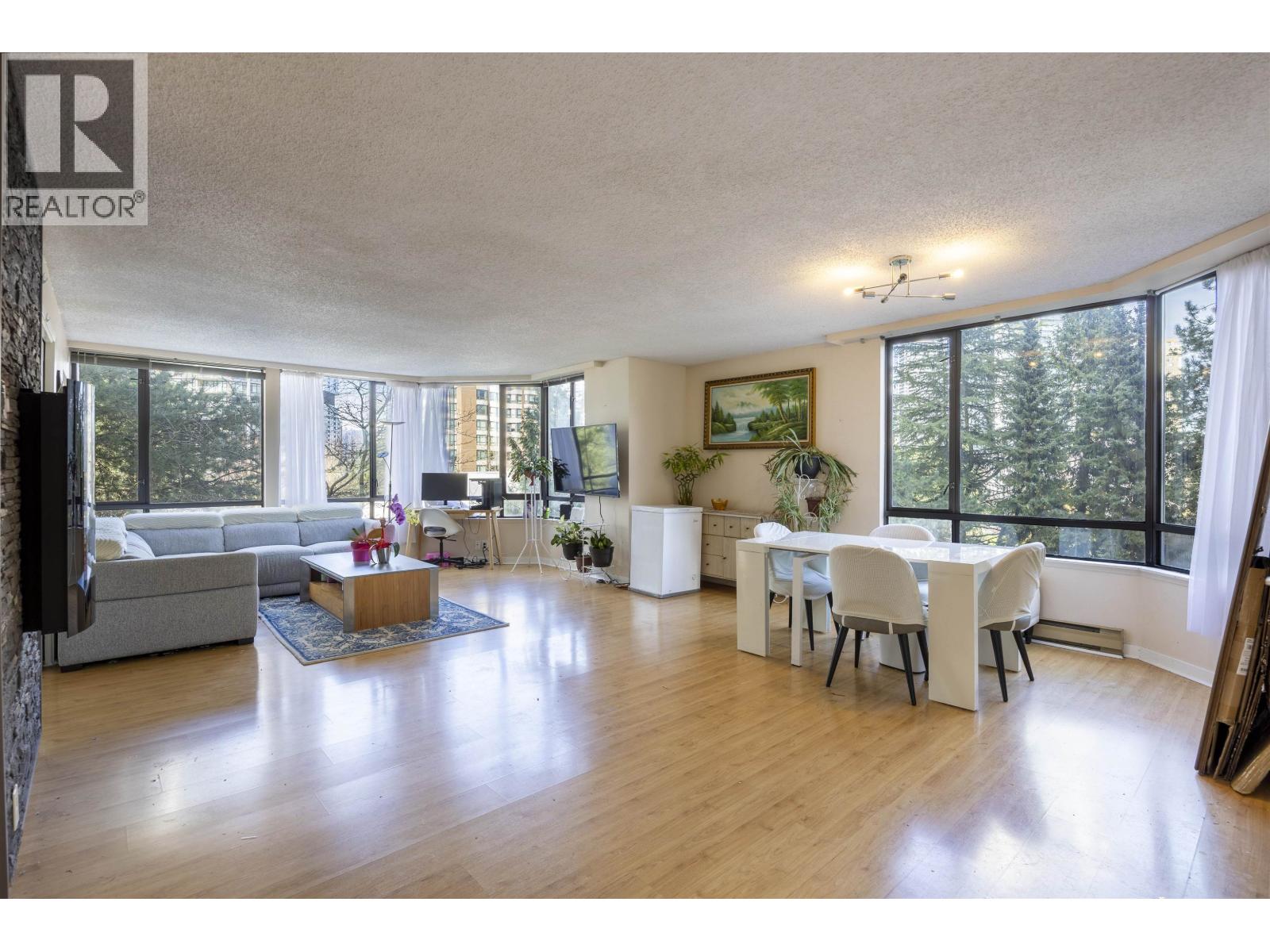 502 6282 KATHLEEN AVENUE