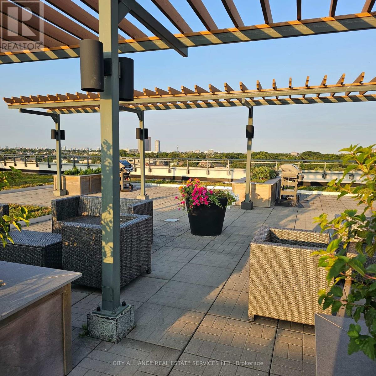 512 - 2522 KEELE STREET