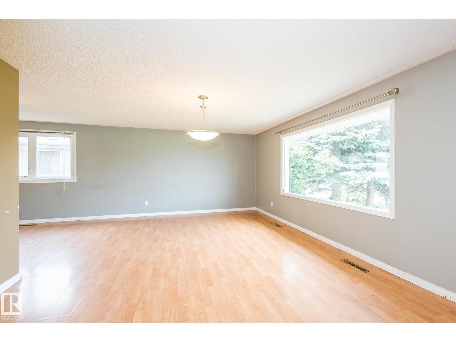 7543 149A AV NW
