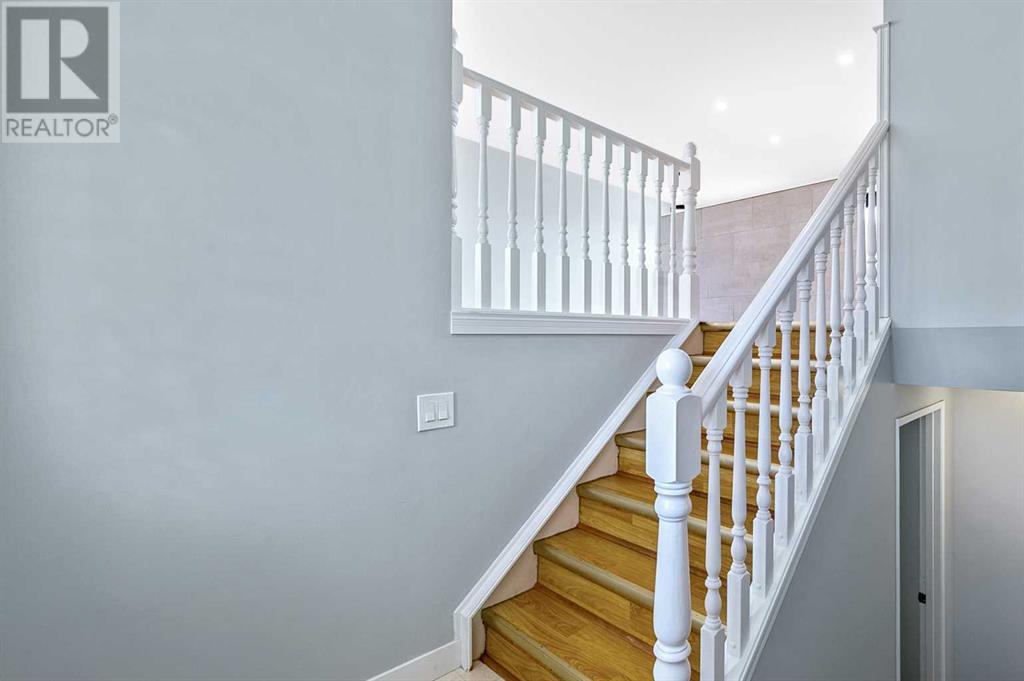 155 Manora Hill NE