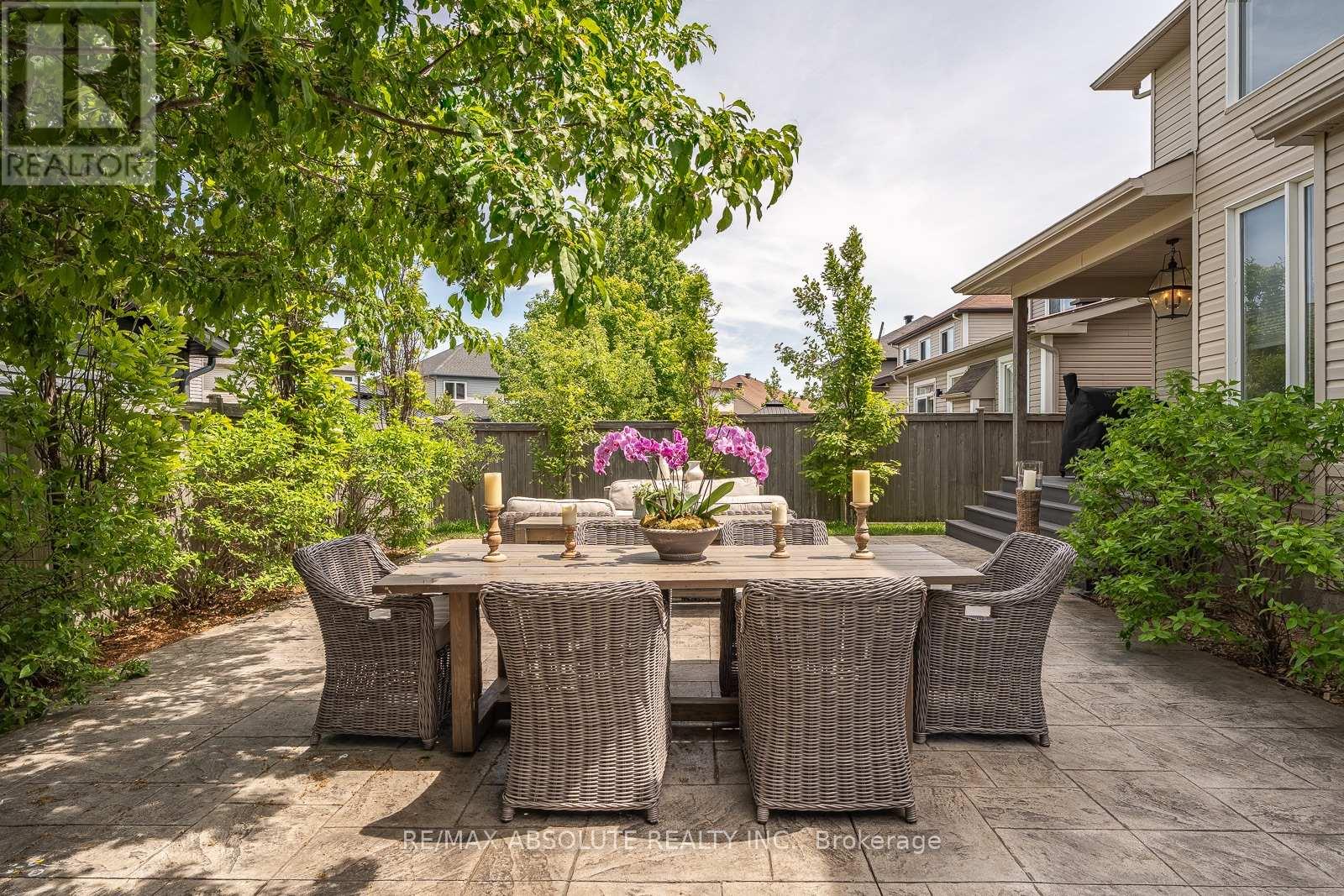 414 LANDSWOOD WAY