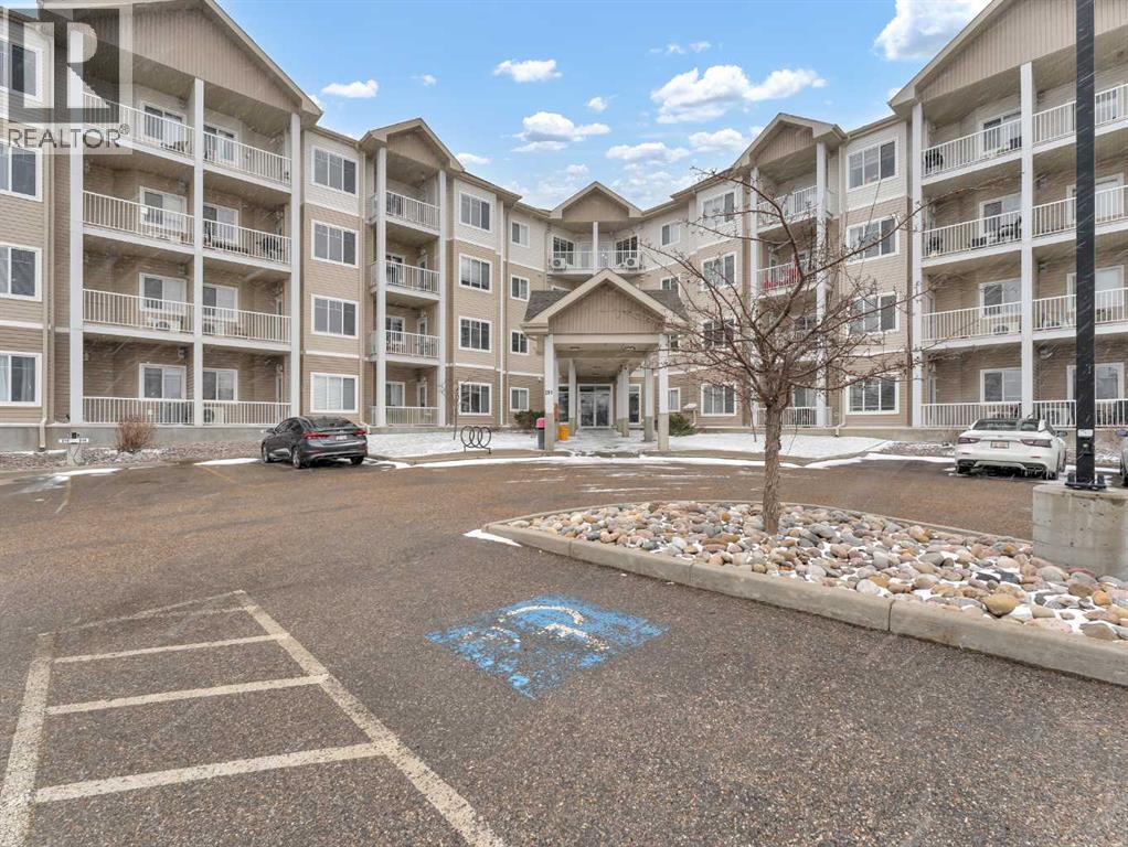 205, 194 Sunrise Circle SW