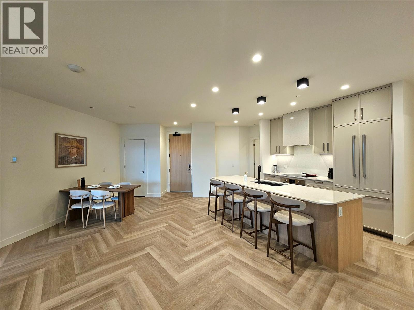 3340 Lakeshore Drive Unit# 514