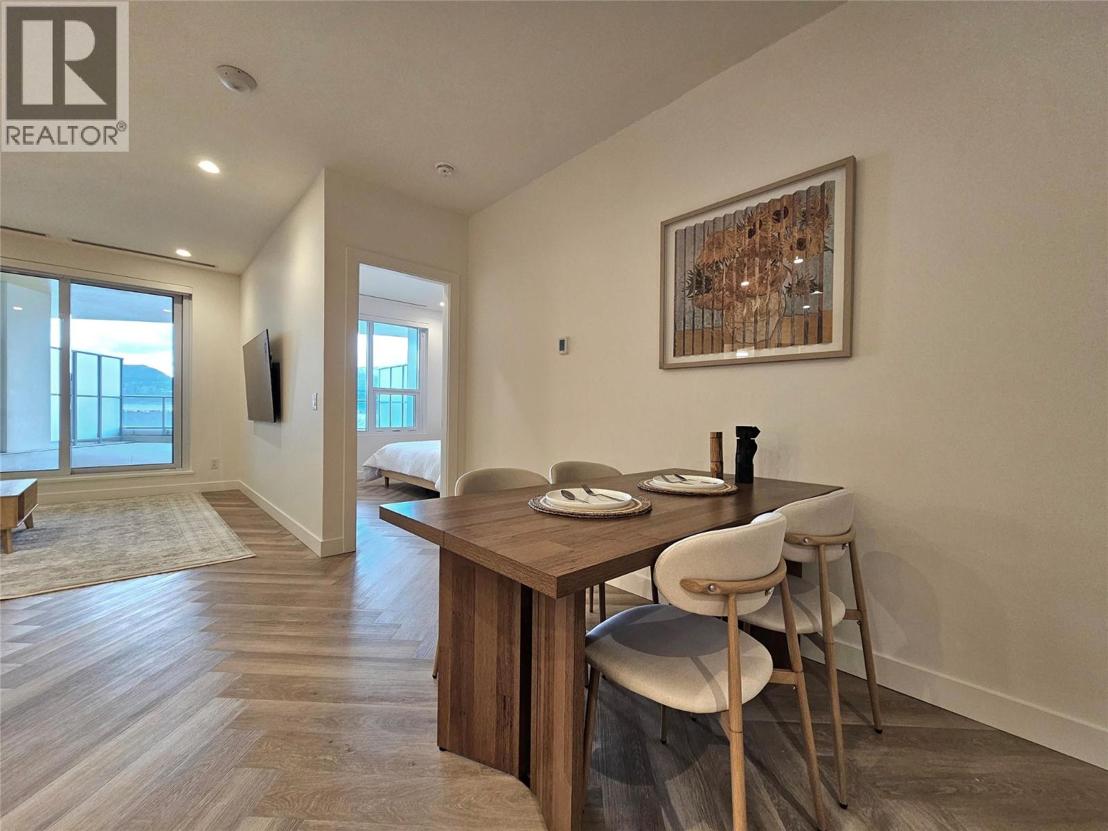 3340 Lakeshore Drive Unit# 514