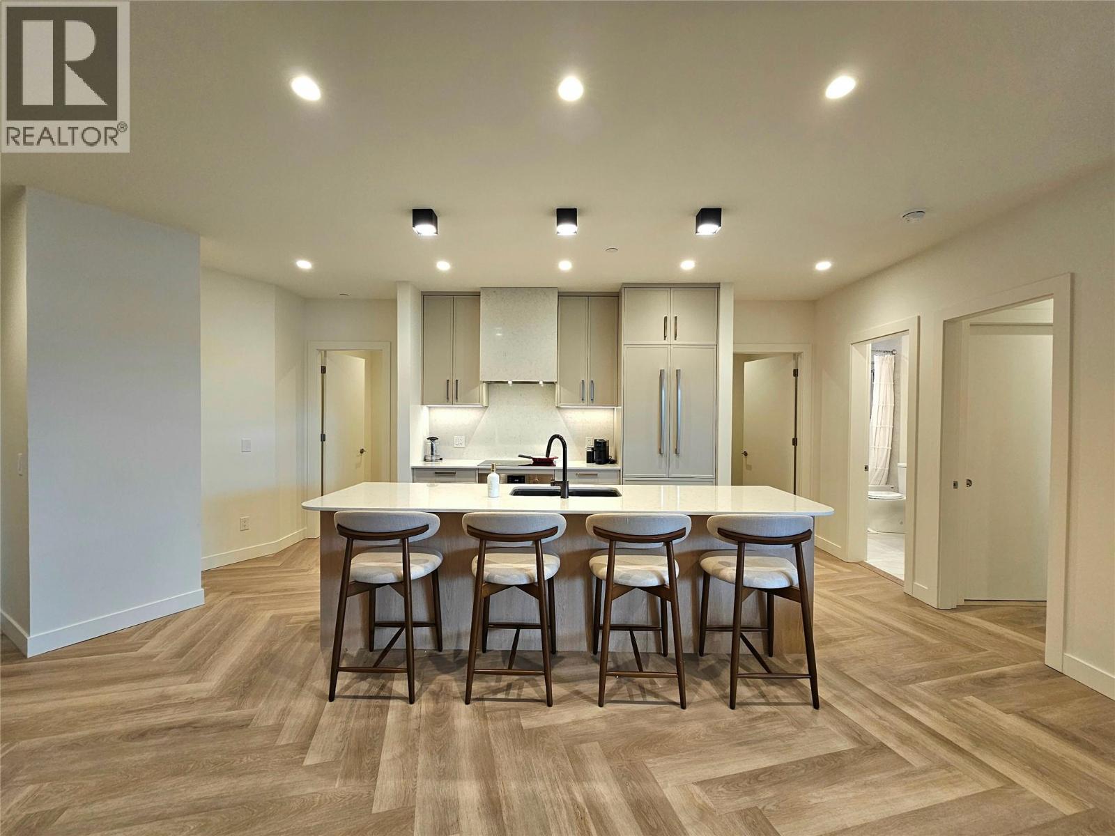 3340 Lakeshore Drive Unit# 514