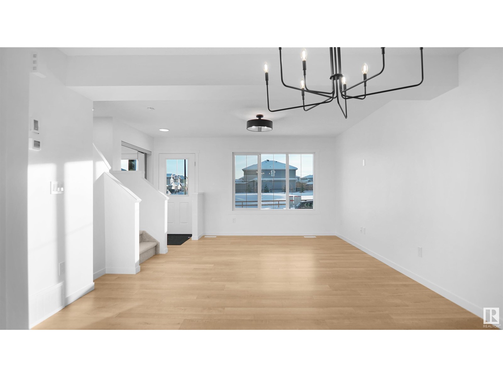 208 Savoy CR