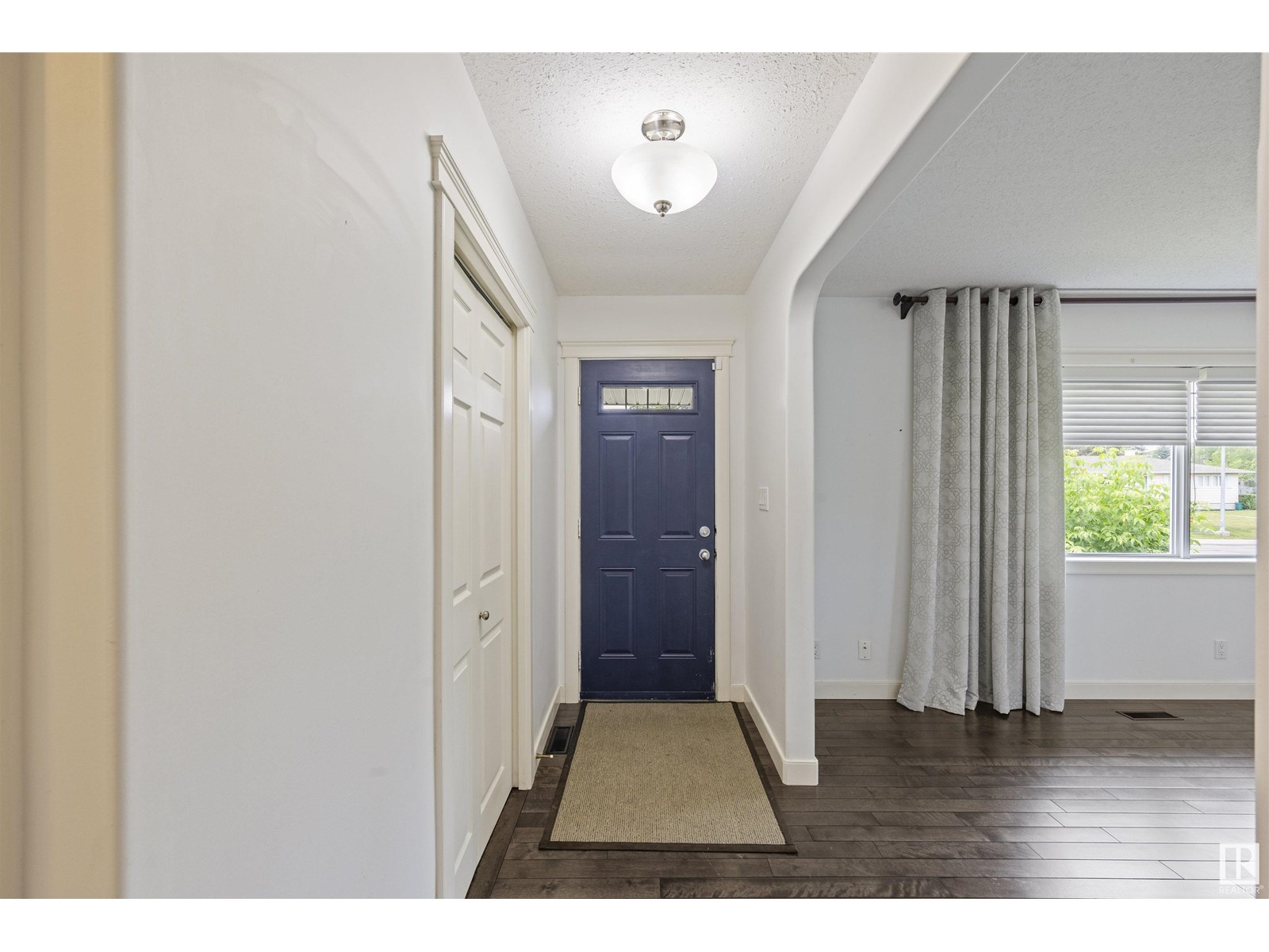 8943 146A ST NW
