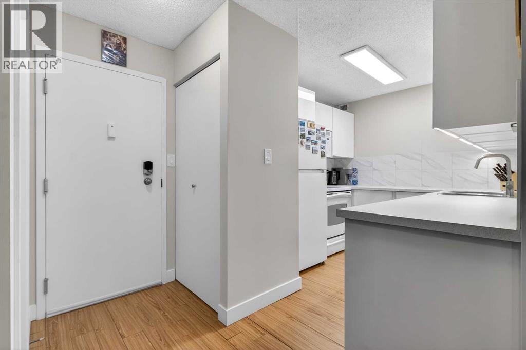 202, 1011 12 Avenue SW