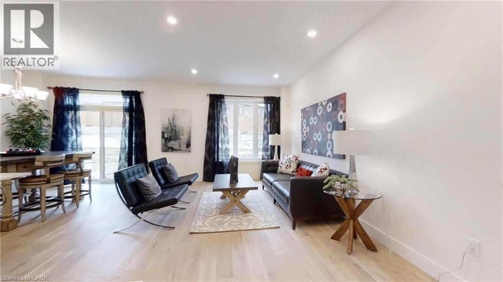 941 DEVERON Crescent