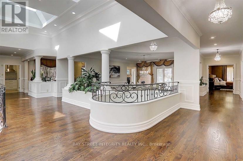305 WOODLAND ACRES CRESCENT