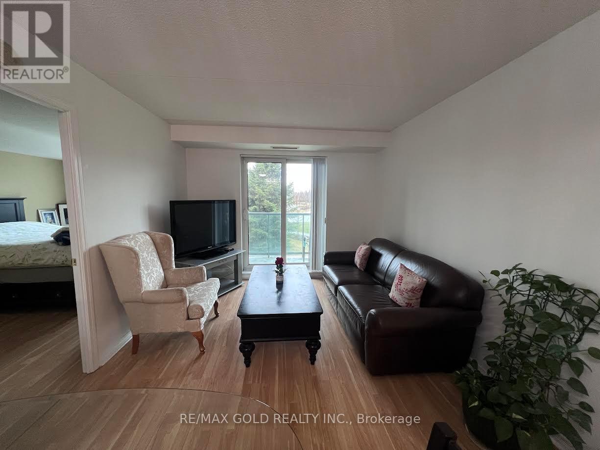 213 - 25 VIA ROSEDALE WAY