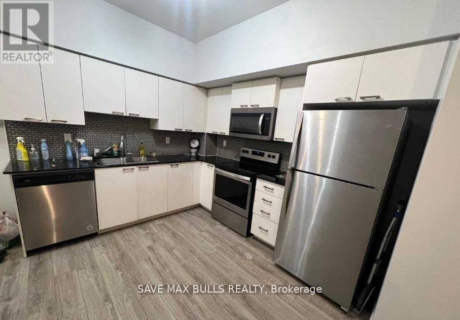 103 - 2150 LAWRENCE AVENUE E