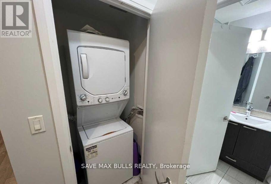 103 - 2150 LAWRENCE AVENUE E