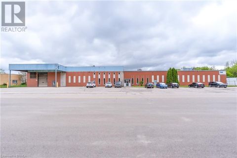 10 SPALDING Drive Brantford ON N3T6B8