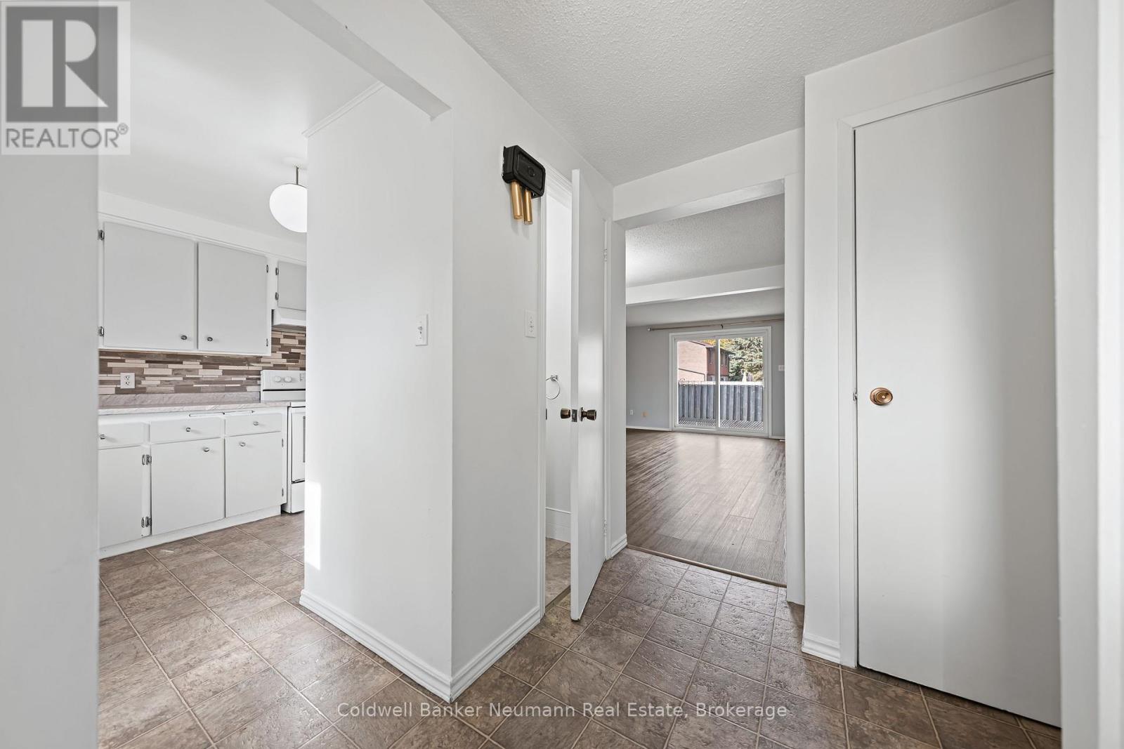 19 - 539 WILLOW ROAD