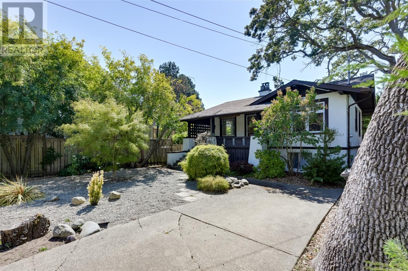 1056 Foul Bay Rd