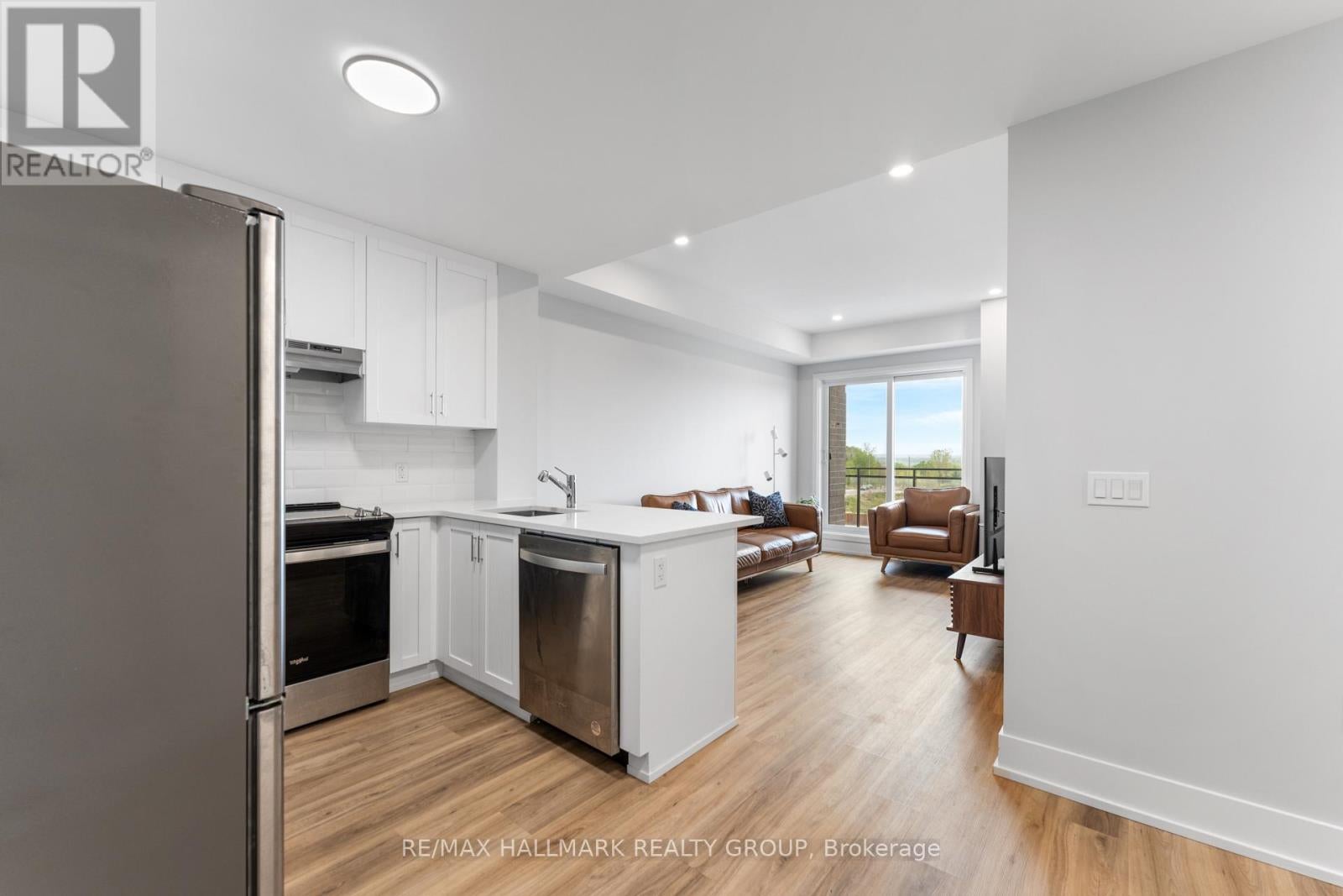 411 - 1350 HEMLOCK ROAD