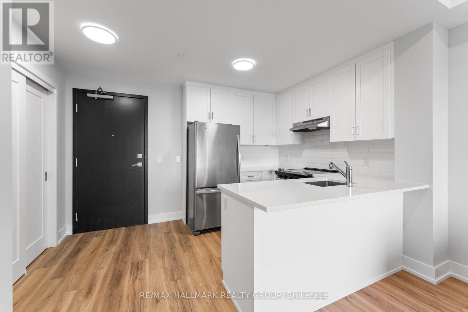 411 - 1350 HEMLOCK ROAD