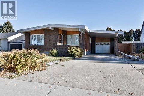 204 Corvette Crescent S Lethbridge AB T1J3X8