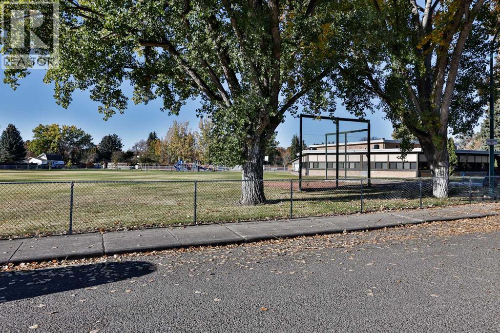 204 Corvette Crescent S