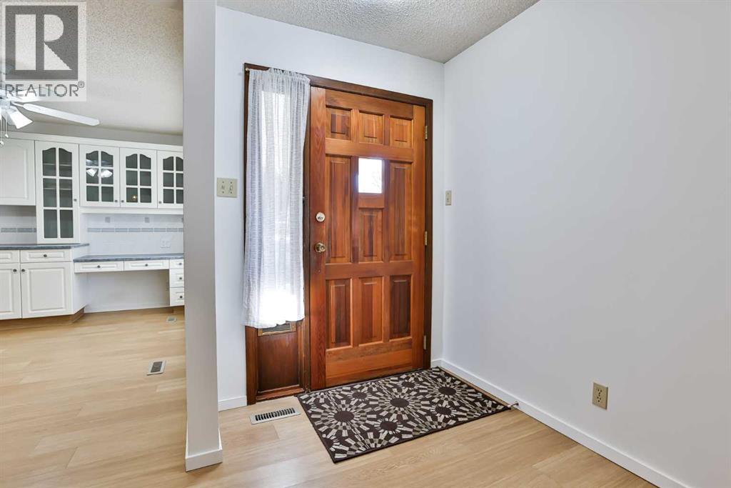 204 Corvette Crescent S