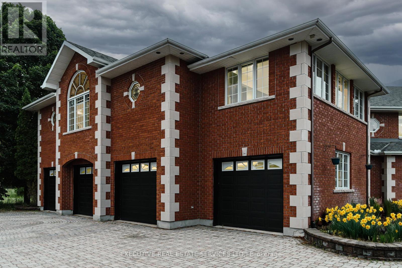 141 KERRY HILL CRESCENT